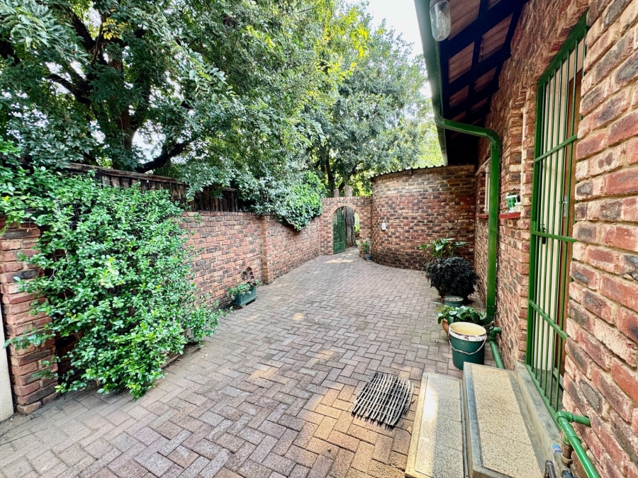 3 Bedroom Property for Sale in Kannoniers Park North West